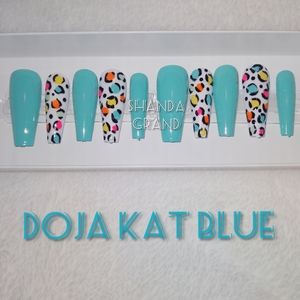 Lux Press-On Nails (Coffin Shape)